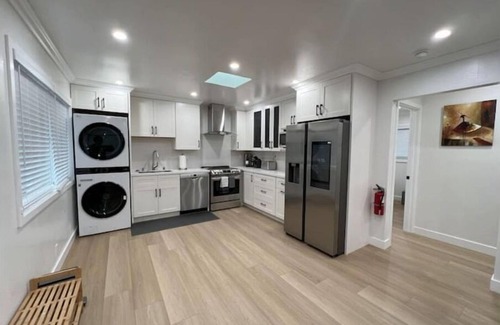 Edgemar - Pacific Manor House | Renovated Beach Lover’s 2B1B 15min to SF/SFO Free Parking Steps to Beach