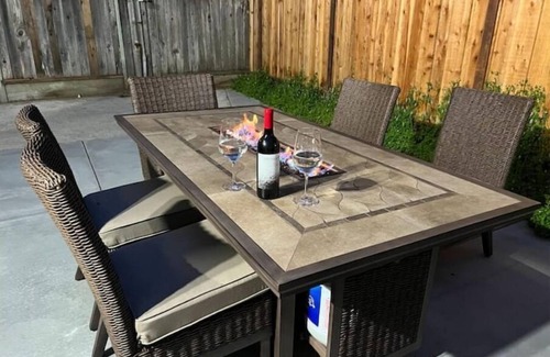 Edgemar - Pacific Manor House | Renovated Beach Lover’s 2B1B 15min to SF/SFO Free Parking Steps to Beach
