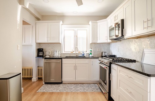 Brighton Condo | Renovated Brighton Boston Condo w/Parking close to BU/BC/Harvard