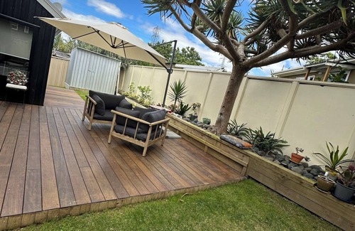 Mount Wellington House | Renovated Central Auckland holiday house close to shopping mall