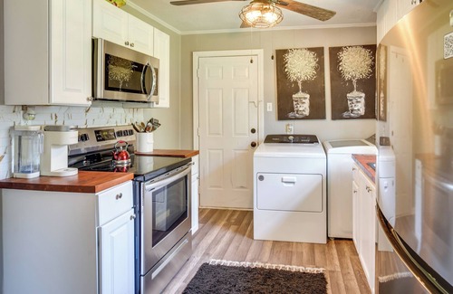 Clinton Cottage | Renovated Clinton Cottage w/ Home Office!