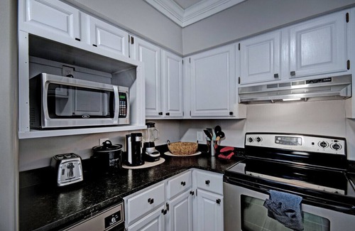 Tougaloo Condo | Renovated Condo In A Lovely Gated Community