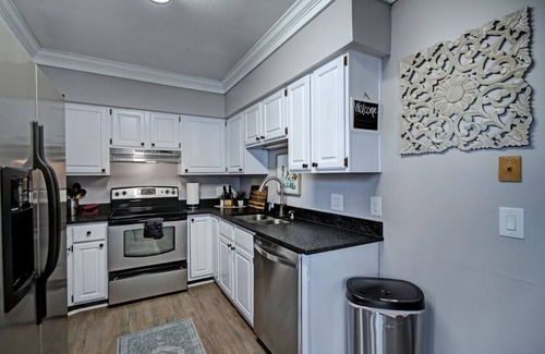 Tougaloo Condo | Renovated Condo In A Lovely Gated Community