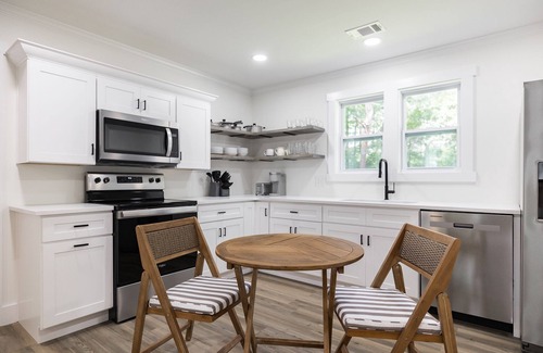 Arnoldsville House | Renovated Cottage on 5 Acres near Athens!