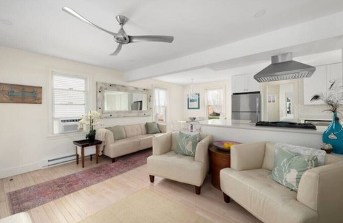 Warwick Cottage | Renovated cottage w water views and walk to beach