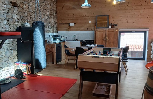 Saint-Paul en Jarez House | Renovated farmhouse in village with swimming pool, sauna, Nordic bath and hanging net