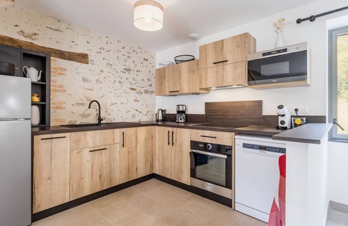 Saint-Colomban Cottage | Renovated Farmhouse: Quiet Countryside, Near Nantes, EV Charger, Pets Welcome