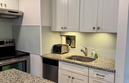 Lewes Condo | RENOVATED FOR 2025 - ☀️Cozy Canalside Retreat ⚓️