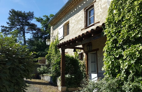 Vaudreuille Cottage | Renovated former farm house, charming, with a pool, park and private garden