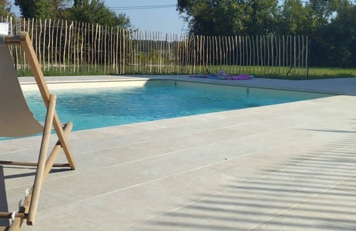 Saint-Thomas-de-Conac House | Renovated house with pool ideal for family vacations