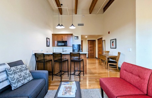 Amity Apartment | Renovated historic building with comfort in mind