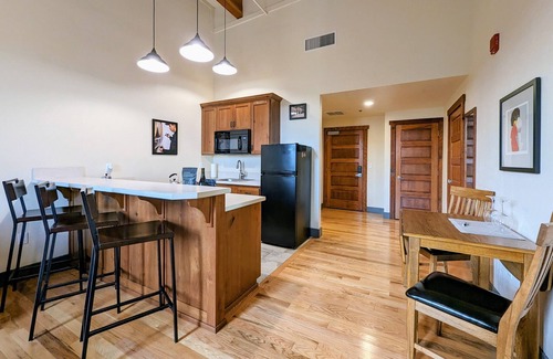 Amity Apartment | Renovated historic building with comfort in mind