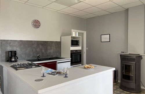 La Chabanne Cottage | Renovated house with garden, BBQ, pets accepted