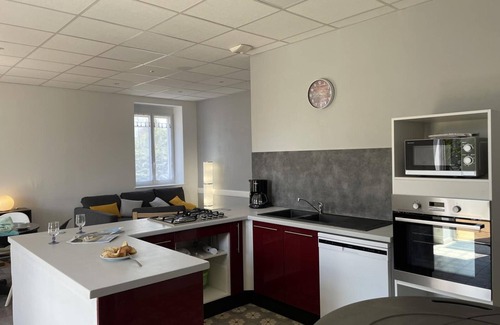 La Chabanne Cottage | Renovated house with garden, BBQ, pets accepted