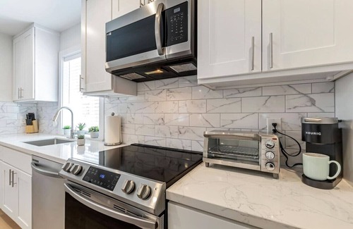 Northside House | Renovated l Near SJSU l Downtown SJ l Modern