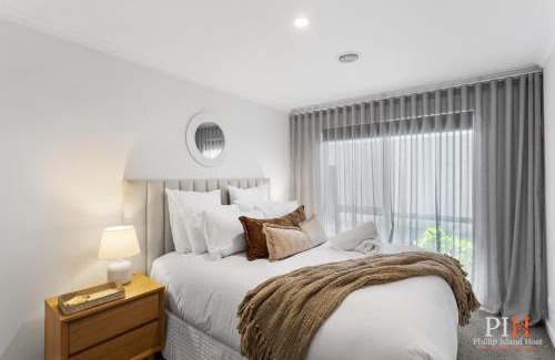 Cowes House | Renovated Lux Property in Quiet Estate