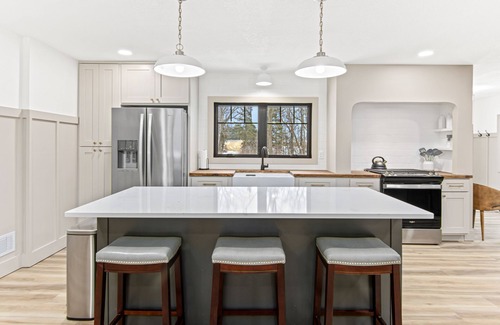 Red Wing House | Renovated Main Level Home on 2 acres Hay Creek Hills