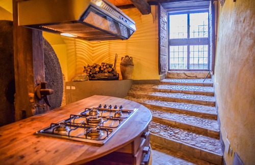 Otricoli House | Renovated manor with private garden, private pool and air conditioning
