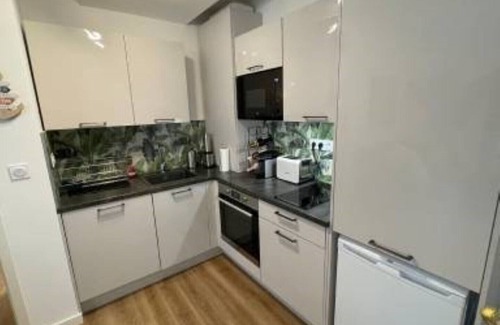Prado - Republique Apartment | Renovated, modern apartment in city palace 10 minutes walk from Croisette