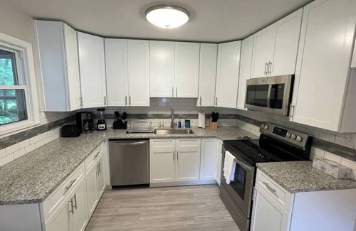 Saratoga Springs House | Renovated Near Downtown Saratoga SPAC Track Dogs