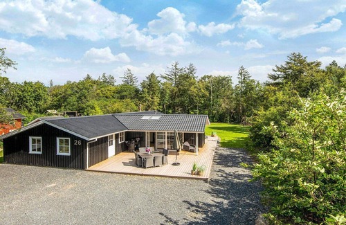Henne House | Renovated Retreat with Pool - By Traum Ferienwohnungen