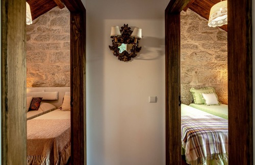 Sao Tiaguinho House | Renovated rural house. Privacy and magnetism in the heart of nature!