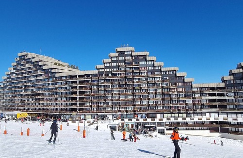 Aime Apartment | Renovated studio at the foot of the slopes with bunk beds and sofa bed, pets allowed