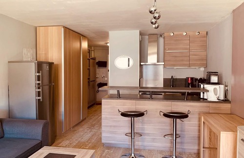 Pra Loup Apartment | Renovated studio for 5, south balcony, private parking in Pra Loup