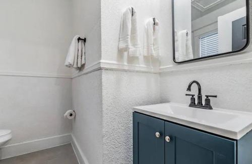 Downtown St. Petersburg Apartment | Renovated Studio in Downtown St Pete - Ideal for Young Professionals
