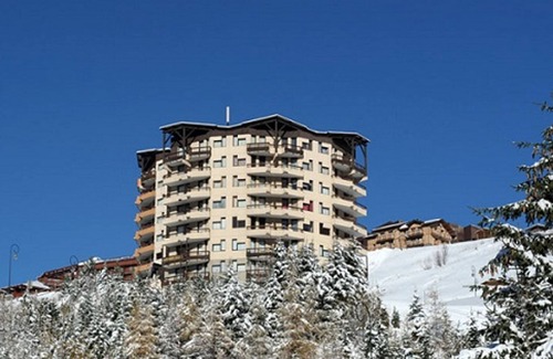 Reberty Apartment | Renovated Studio near Slopes with Balcony, Sleeps 3