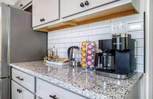 St. Louis House | Renovated Stylish Home Central New Furnishings