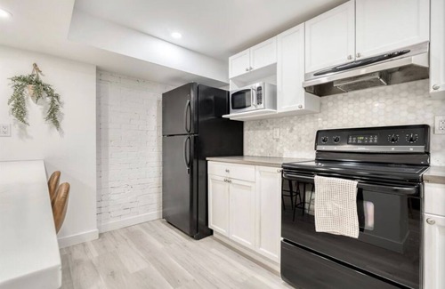 Bankview Apartment | Renovated suite near 17th