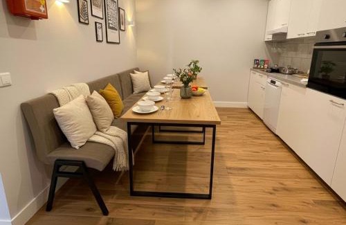 Raamsdonksveer Apartment | Renovated Suite With Kitchen Access And Bathroom