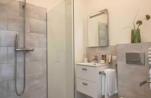 Raamsdonksveer Apartment | Renovated Suite With Kitchen Access And Bathroom