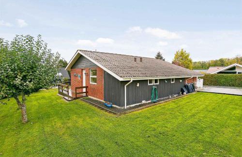 Pøt Strandby House | Renovated Summer House Incl Ing And Linen