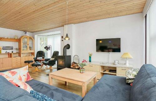 Pøt Strandby House | Renovated Summer House Incl Ing And Linen