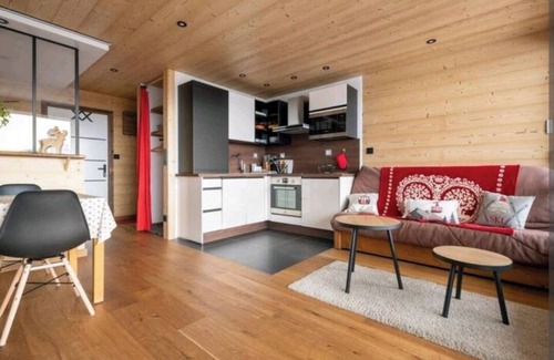 Les Carroz-d'Araches Apartment | RENOVATED VILLAGE CENTER BRIGHT BALCONY MOUNTAIN VIEW