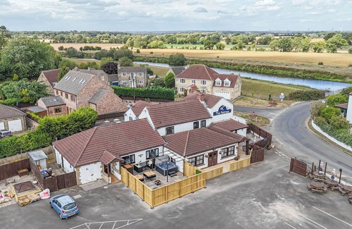 Beal Cottage | Rent a pub - The Cosy Tap - At the Retreat