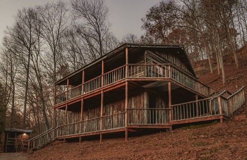 Lynx Cabin | Rent Entire Property | 7 Cabins | Sleeps up to 39