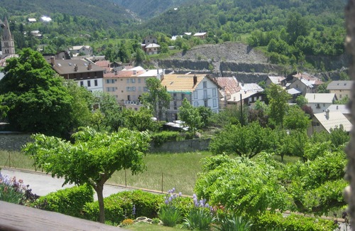 Guillestre Apartment | Rental Guillestre ground floor chalet 4 pers, beautiful south-facing view.