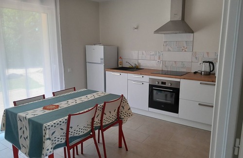 Sainte-Livrade-sur-Lot House | Rental in the countryside for 2 people, from €57 per night