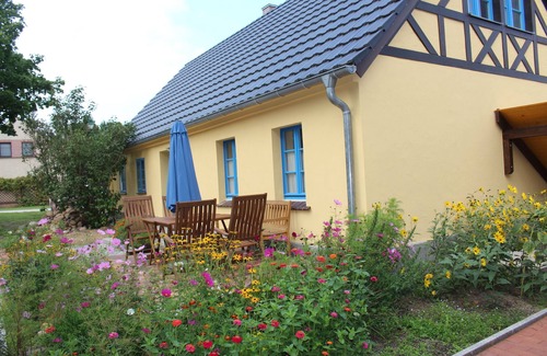 Laasow Apartment | Rental-Large-Mobility bath-Garden view-Bauernhaus Wohnung 2