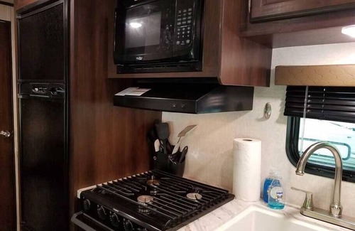 Helmsburg RV Rental | Rental RV - Camper A