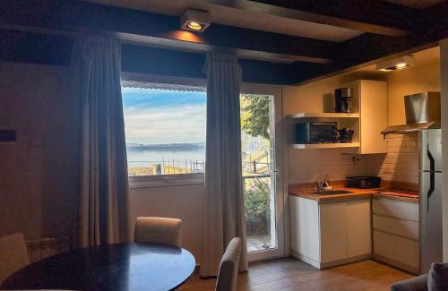 San Carlos de Bariloche House | RentUp - Casa Nautica en Bariloche a orillas del Lago Nahuel Huapi