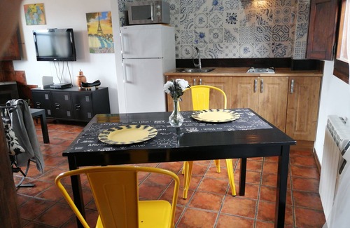 Santianes de Ola Apartment | Requexón Apartment