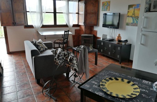 Santianes de Ola Apartment | Requexón Apartment