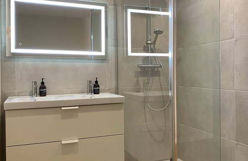 Mareuil-Sur-Lay-Dissais House | Residence with private spa The Lay of Calm. Spa area- jacuzzi hammam sauna