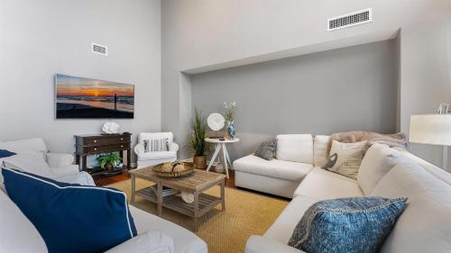 Diamond Beach Apartment | Residence 1201 At The Grand