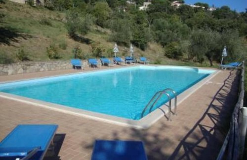 Castel Rigone House | Residence 15m long with an additional 3m Roman staircase, beautifully situated under