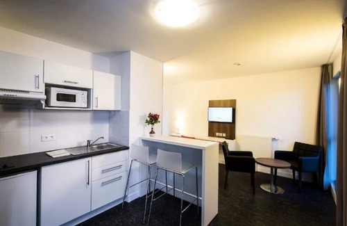 Dijon Apartment | Residence Adonis Dijon Maison Internationale - Suite 2 People
